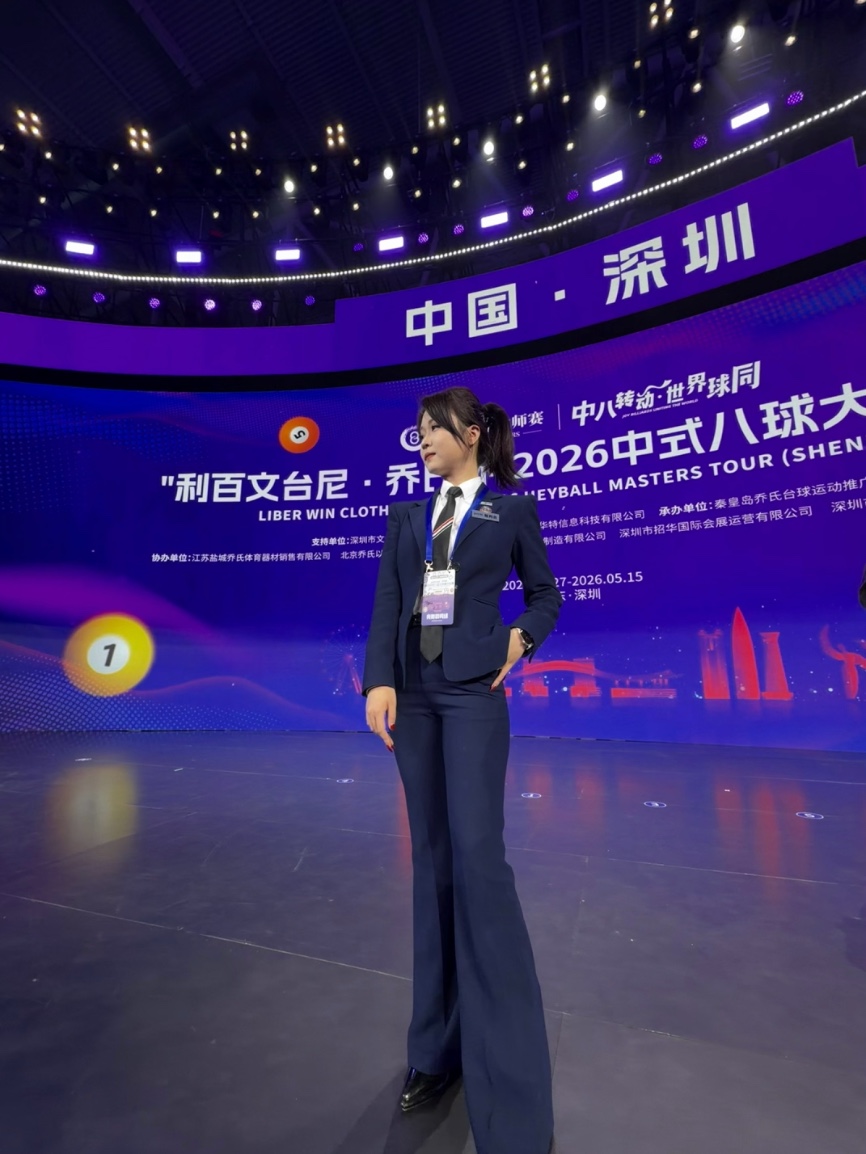 杜莉欣 助教自拍